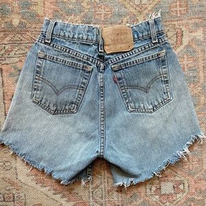 Vintage Levi’s 560 high rise Cutoff